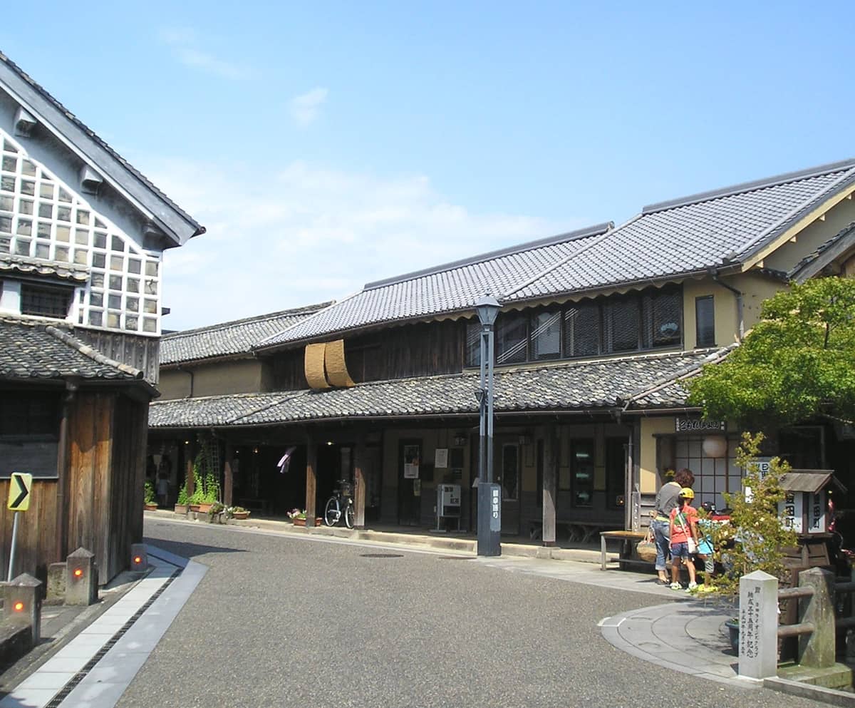 日田豆田町江戶時代老街,木造町屋與瓦片屋頂