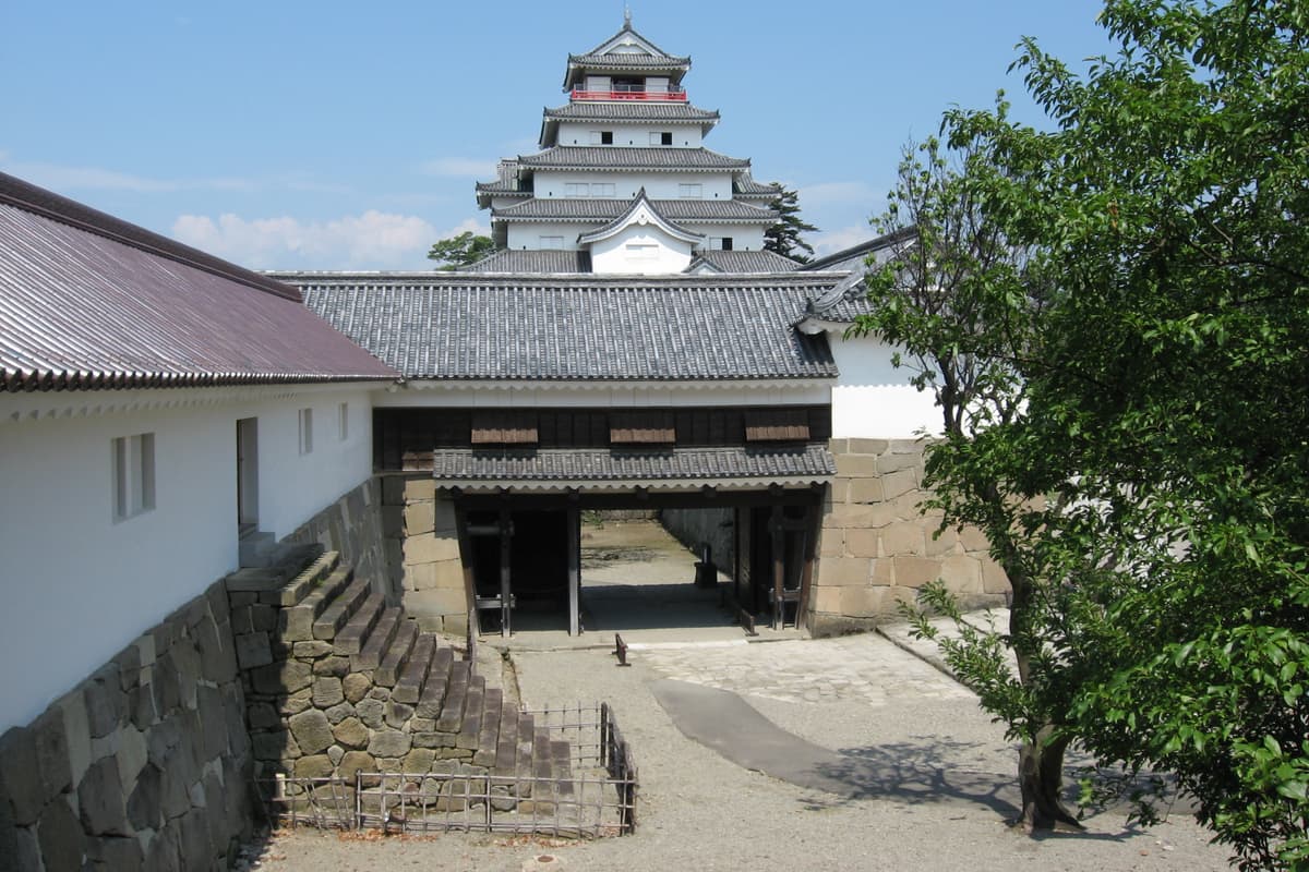 會津若松市實景照(Σ64 / CC BY-SA 3.0 / Wikimedia Commons)