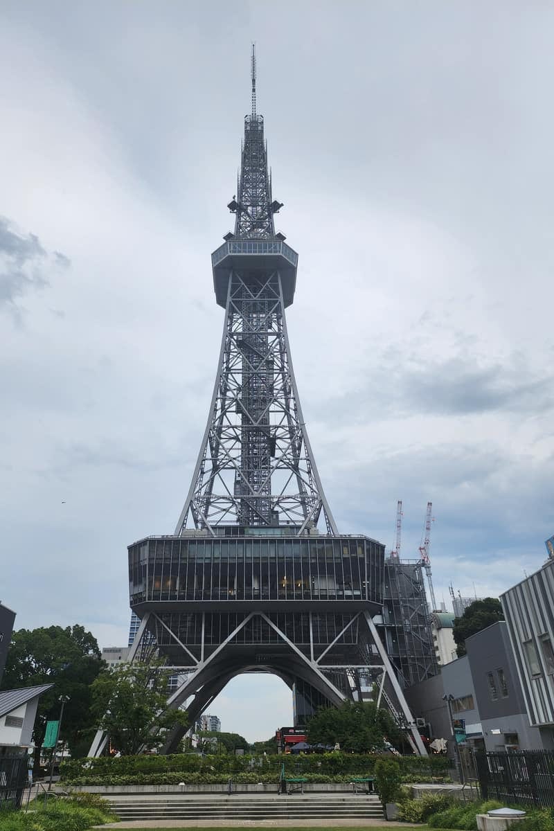 名古屋市實景照（LMP 2001 / CC BY-SA 4.0 / Wikimedia Commons）