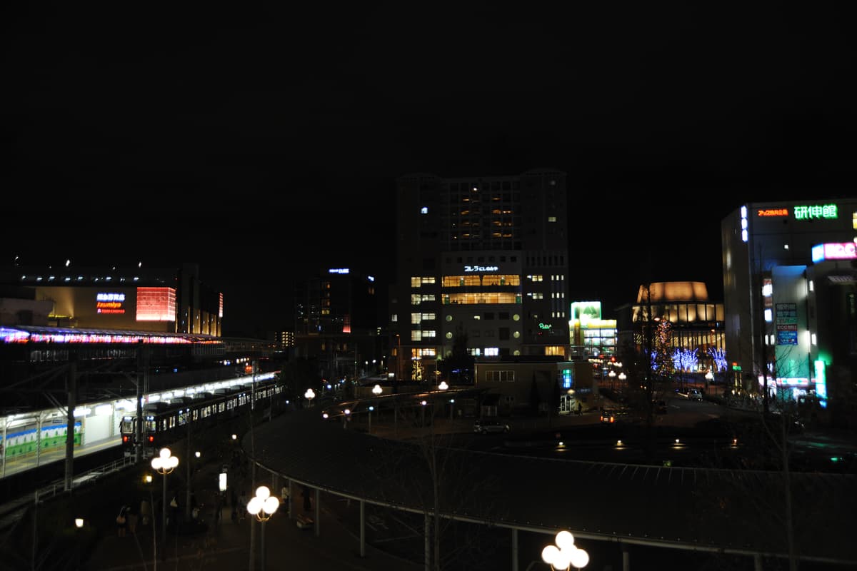 西宮苦楽園高校周邊實景照(Takeshi Kuboki / CC BY 2.0 / Wikimedia Commons)