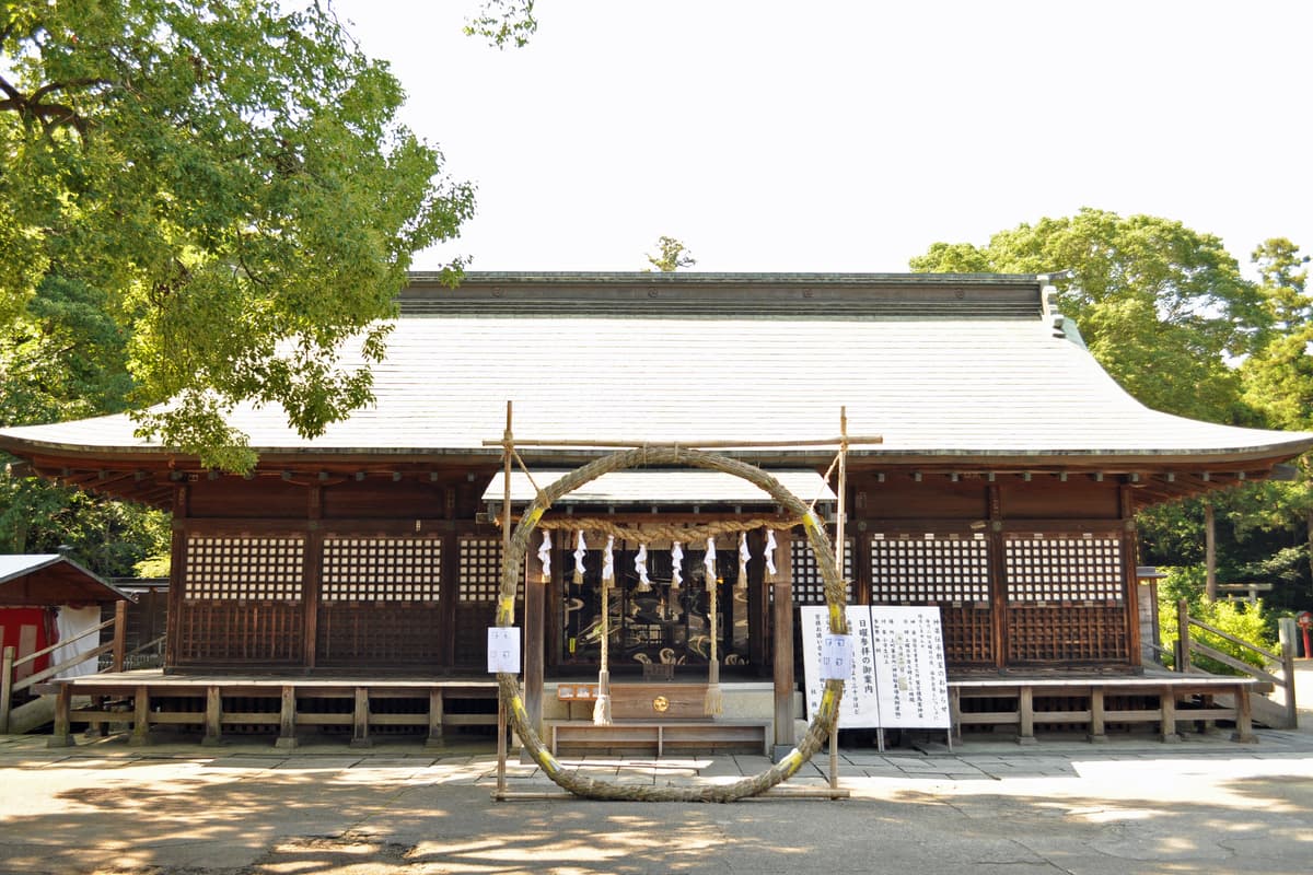 久喜市 鷲宮神社實景照(Ocdp / CC BY-SA 3.0 / Wikimedia Commons)