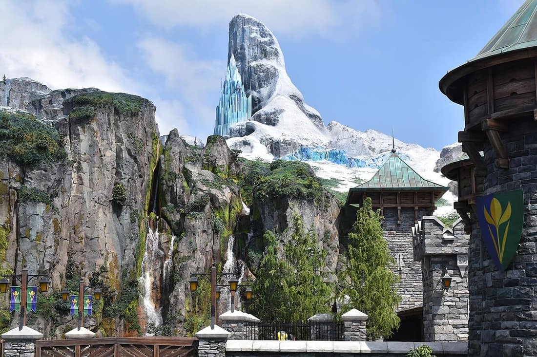 迪士尼海洋夢幻泉鄉冰雪奇緣王國(Frozen Kingdom)場景