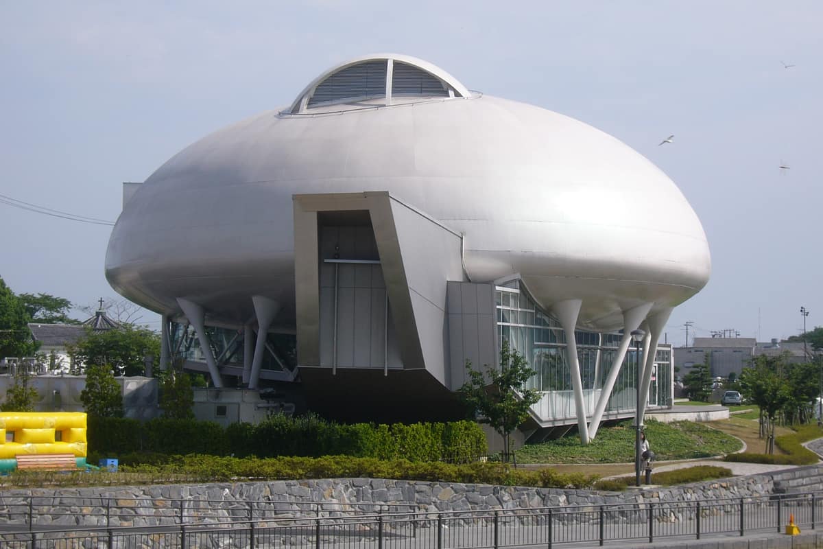 石之森萬畫館實景照(Searobin / CC BY-SA 3.0 / Wikimedia Commons)