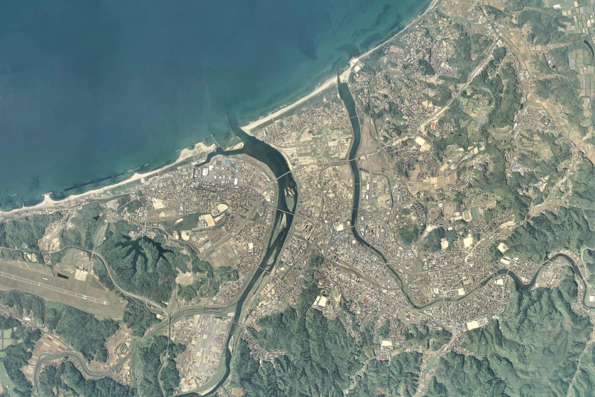橫手市增田漫畫美術館實景照（国土地理院 (Japan MLIT / GSI) / Government Open Data / Wikimedia Commons）