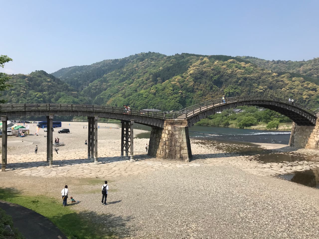 岩國錦帶橋的五連木拱橫跨錦川