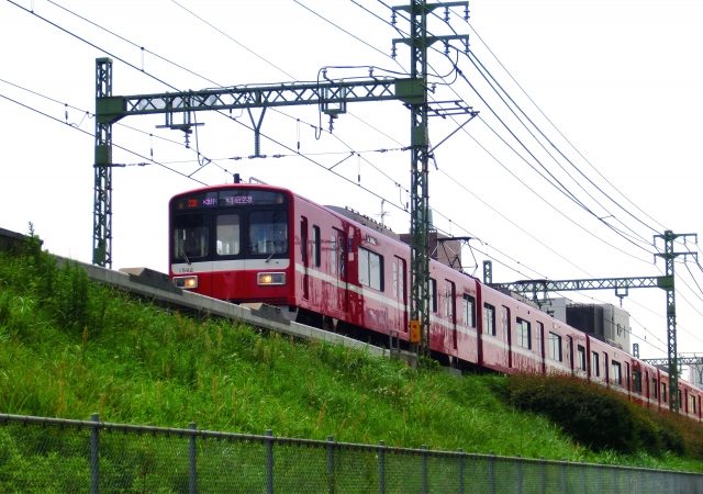 京急電鐵:紅色車身的羽田機場進市區直通電車