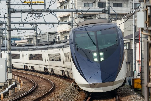 京成 Skyliner:銀色流線型車身的成田機場直達特急