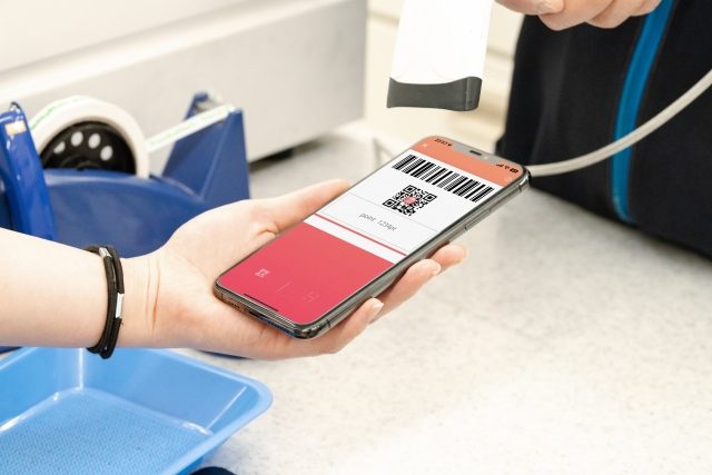 日本超商收銀台付款:PayPay QR Code、IC 卡感應、信用卡觸碰