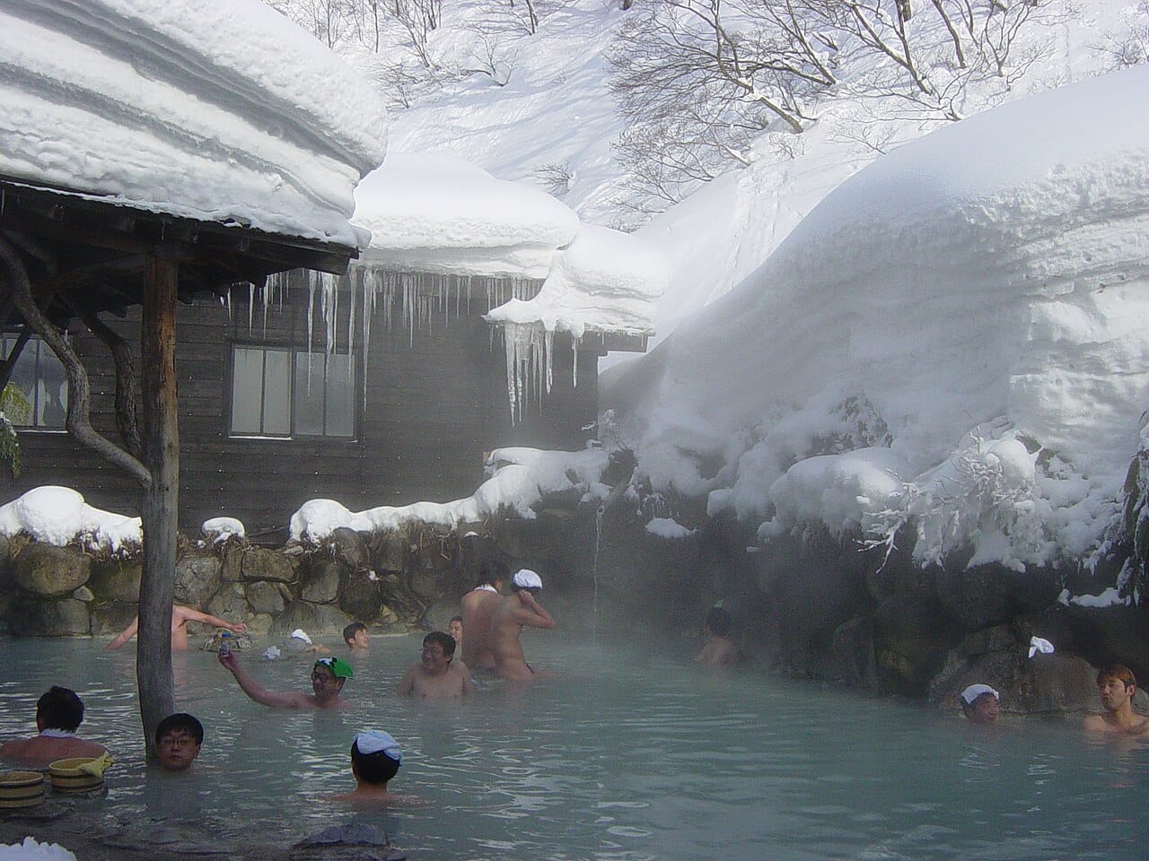 日式溫泉旅館露天風呂意象