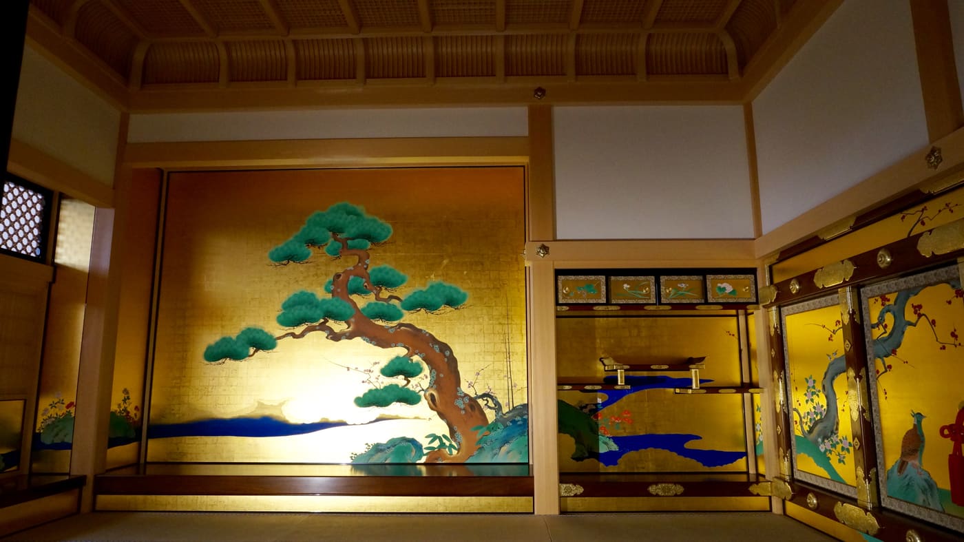 名古屋城本丸御殿表書院上段之間,金地障壁畫與折上格天井的金碧內裝