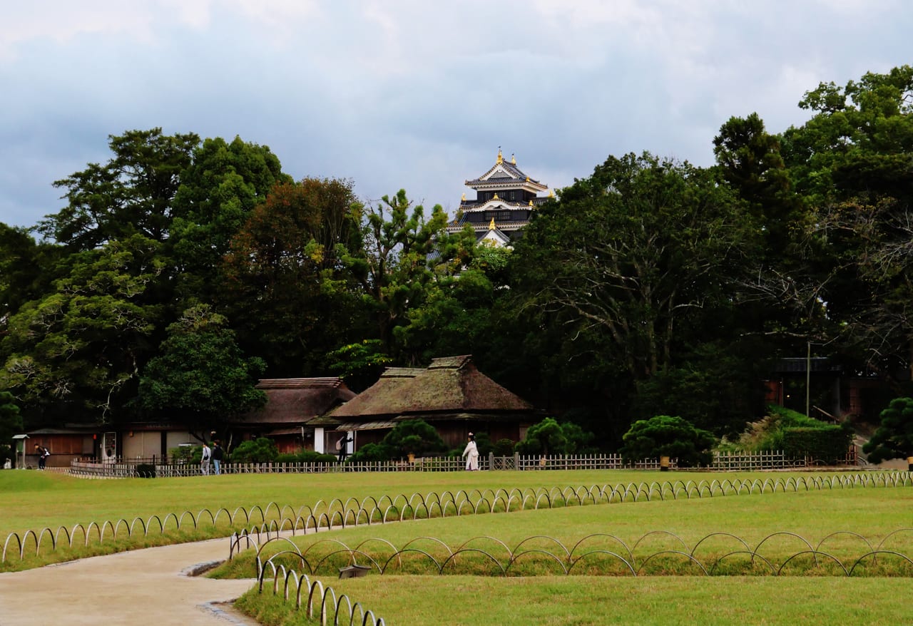 Winding streams and lawn paths within Korakuen garden