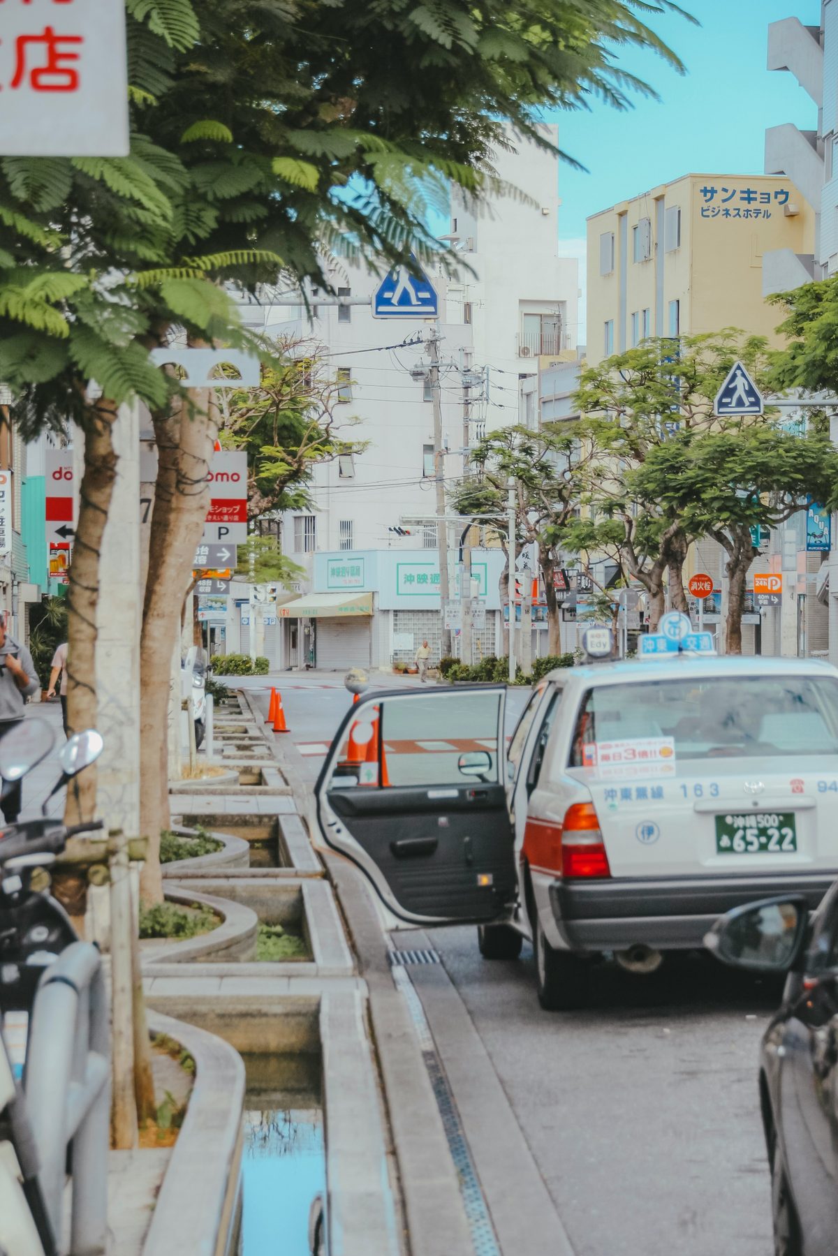 沖繩 DFS T Galleria 租車櫃檯:各品牌租車公司辦理手續處