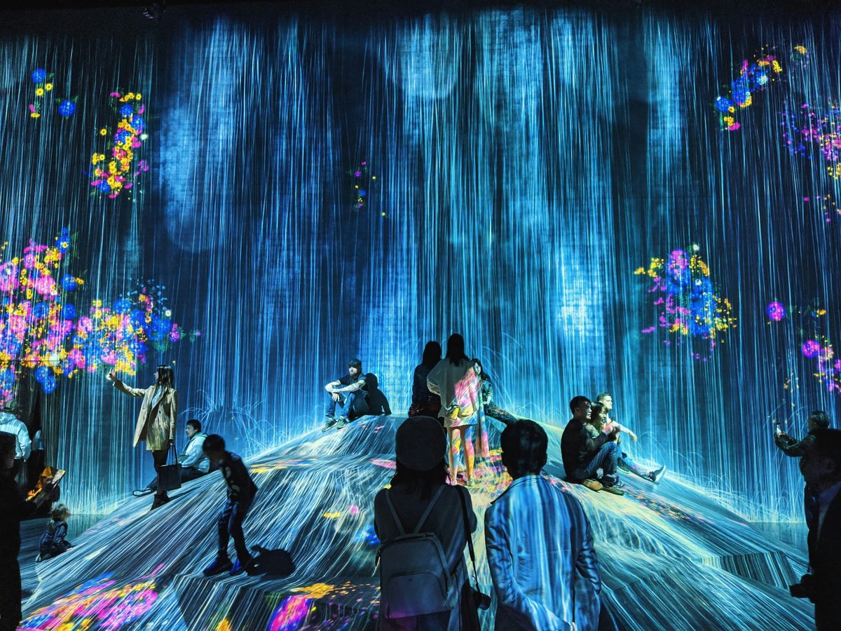 teamLab 數位藝術館:親子互動光影體驗