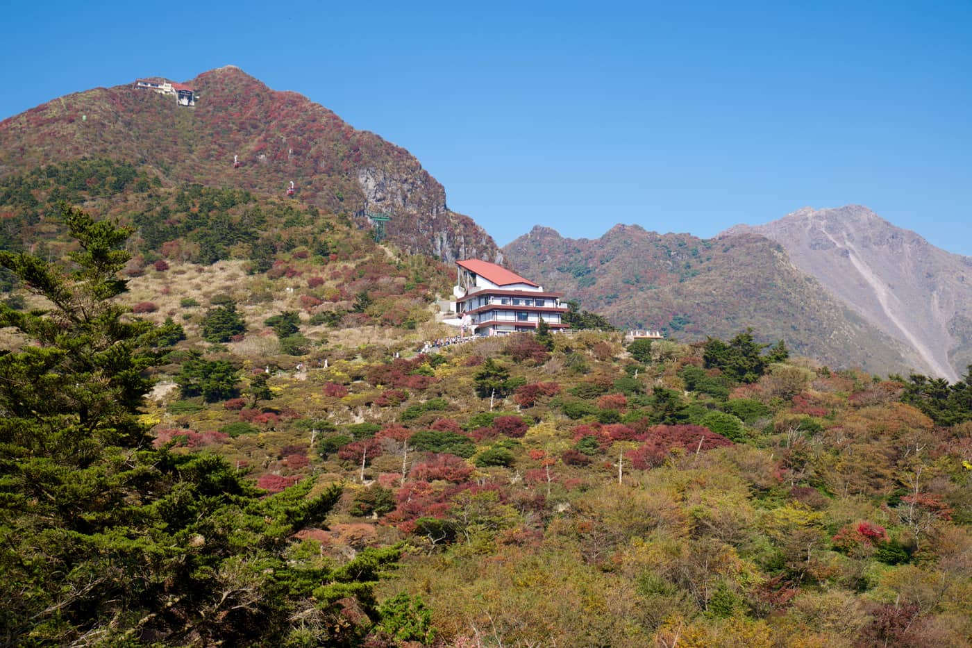 雲仙纜車妙見岳山頂站與周邊山坡秋色,長崎縣雲仙市