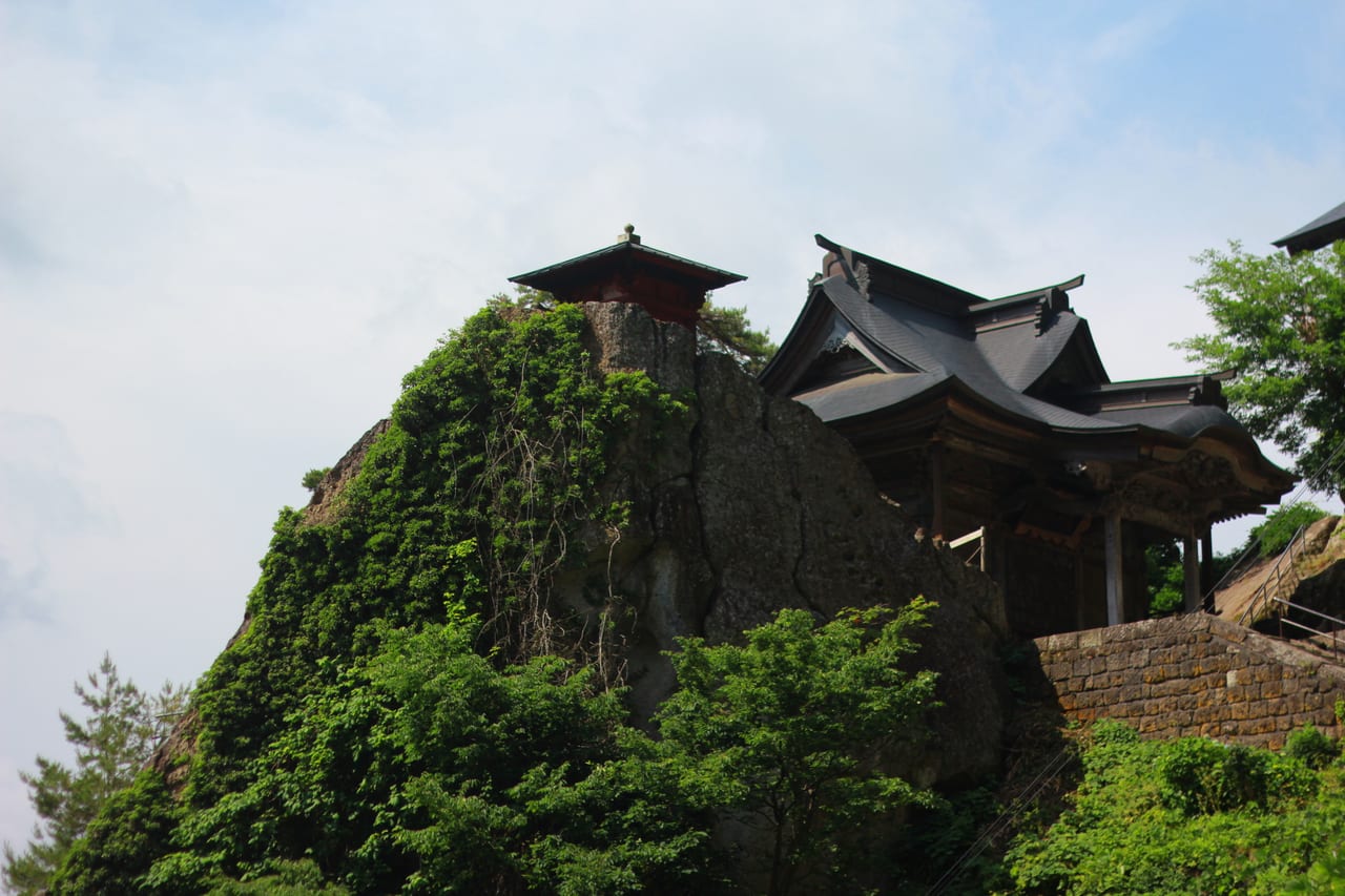 從山寺五大堂俯瞰的山谷與聚落經典展望